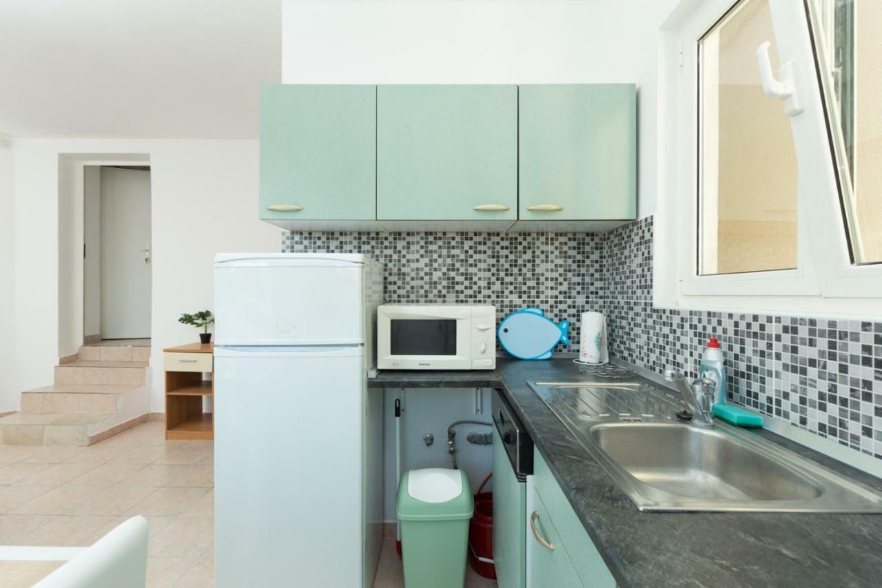 Apartment Kucera ロヴィニ エクステリア 写真