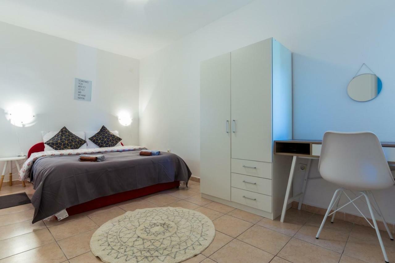 Apartment Kucera ロヴィニ エクステリア 写真