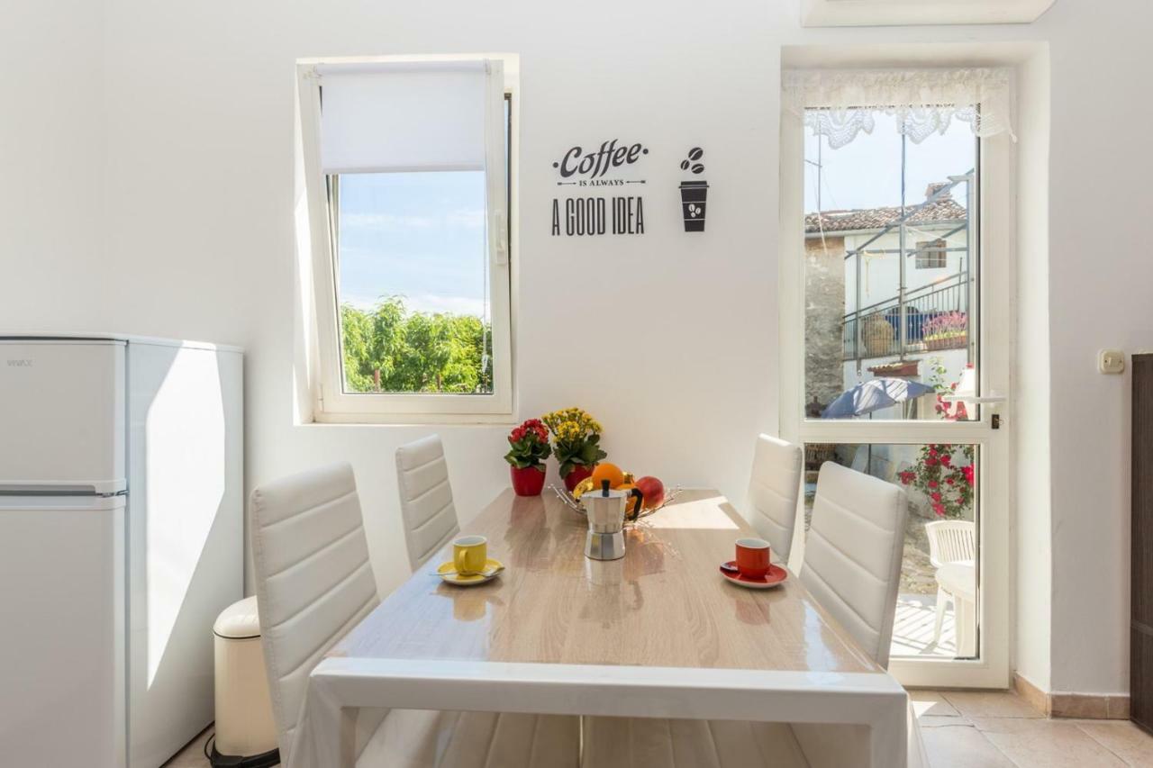 Apartment Kucera ロヴィニ エクステリア 写真